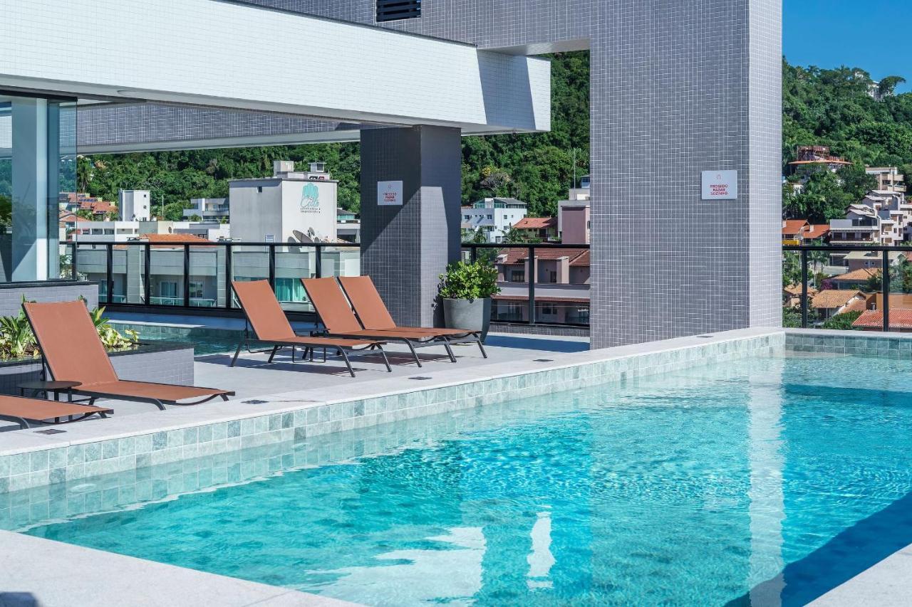 Adra 301 - Apartamento No Centro De Bombinhas - Rooftop Com Piscina E Academia - A Poucos Metros Da Praia - Exterior photo