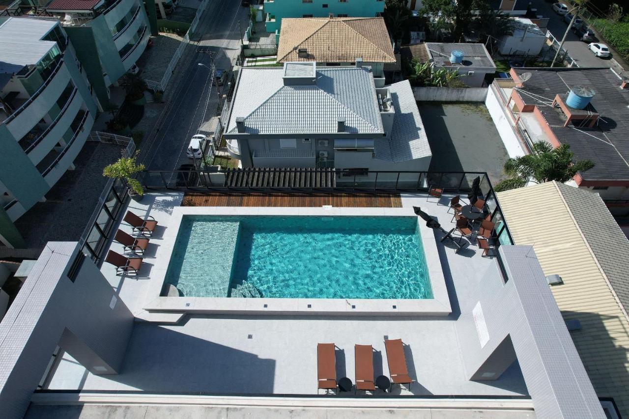 Adra 301 - Apartamento No Centro De Bombinhas - Rooftop Com Piscina E Academia - A Poucos Metros Da Praia - Exterior photo
